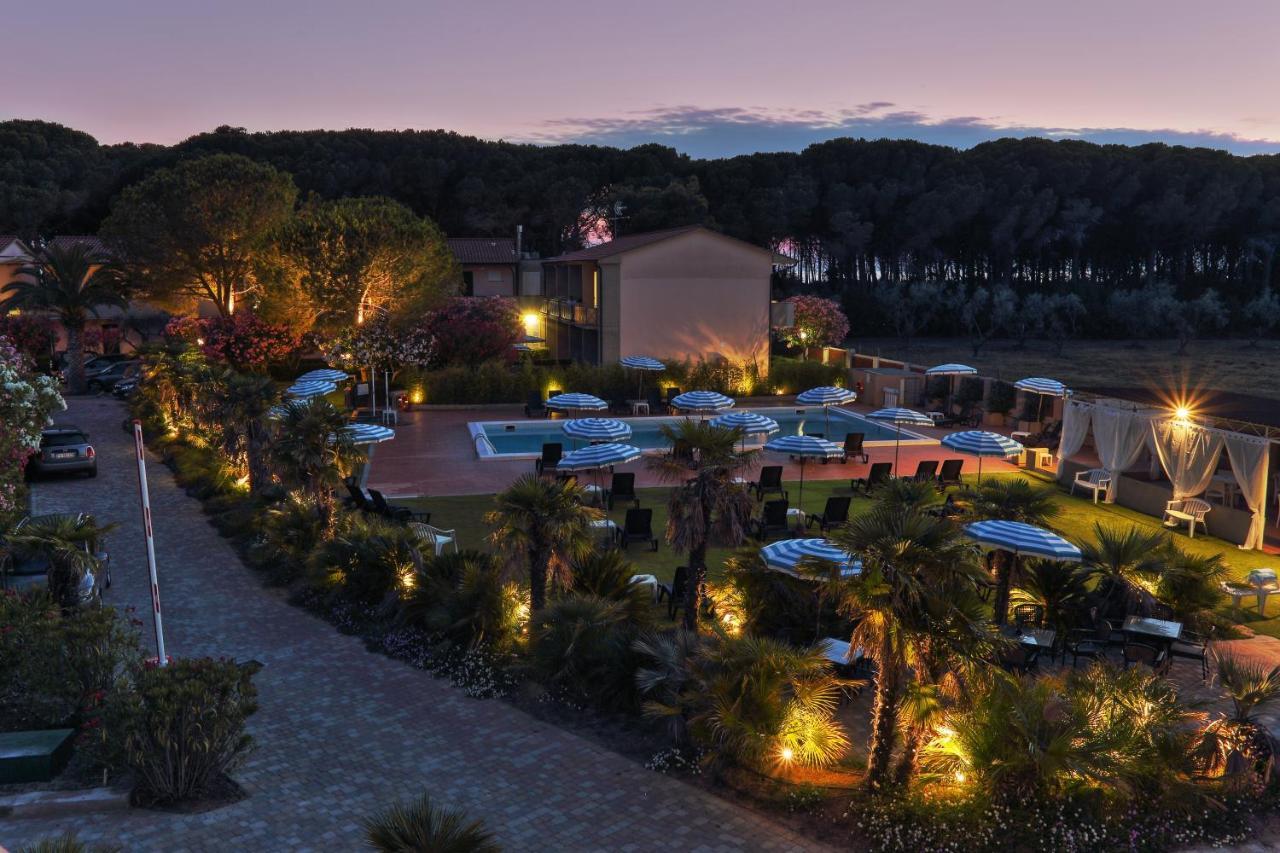 Oleandri Suite Hotel Vada Exteriör bild