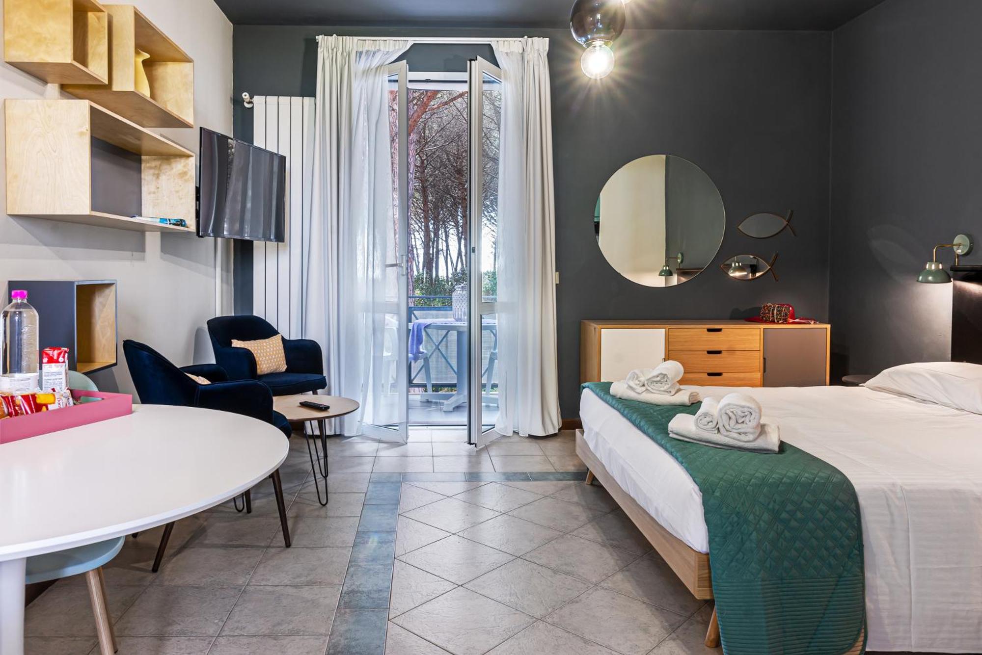 Oleandri Suite Hotel Vada Exteriör bild