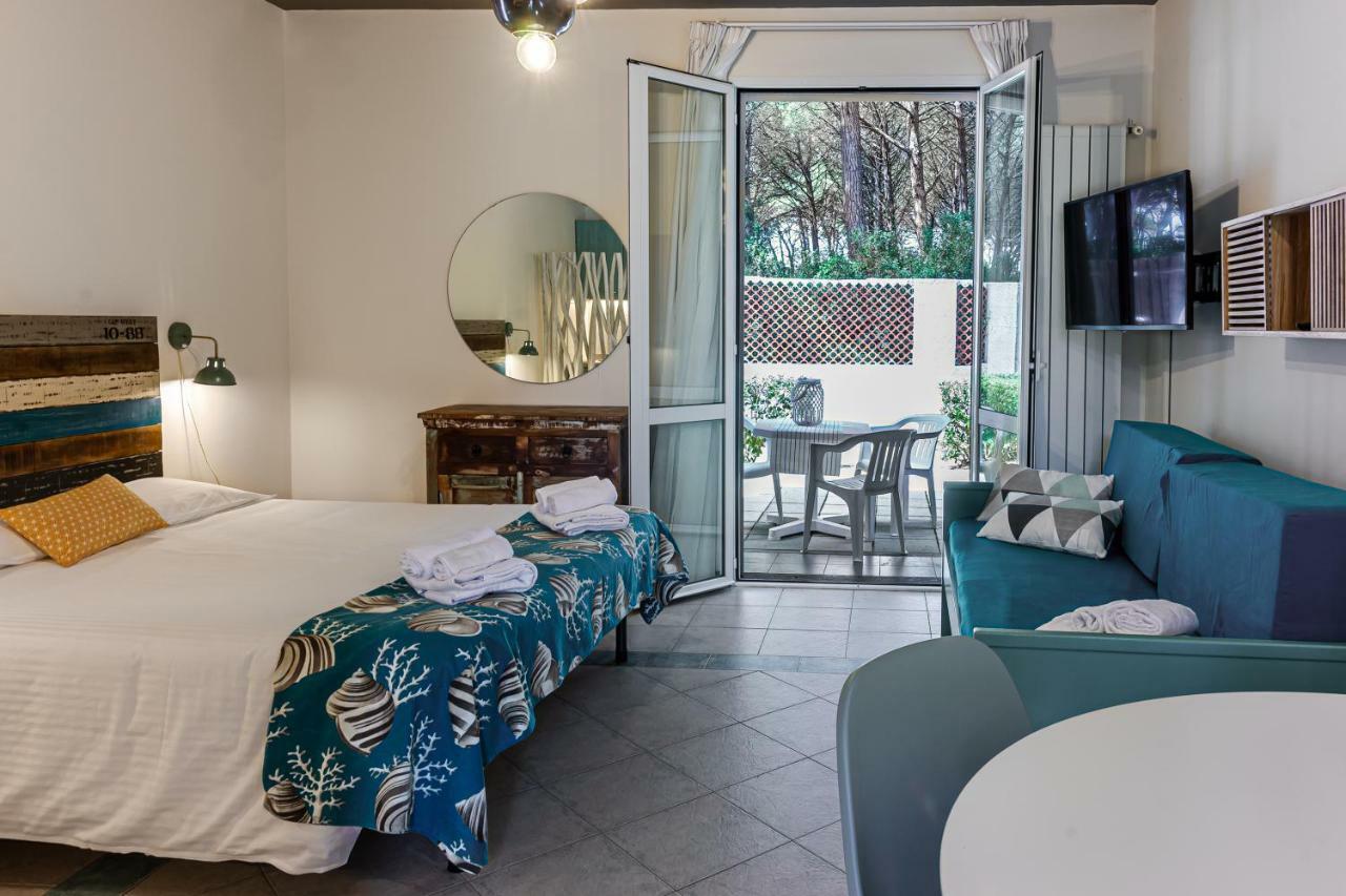 Oleandri Suite Hotel Vada Exteriör bild