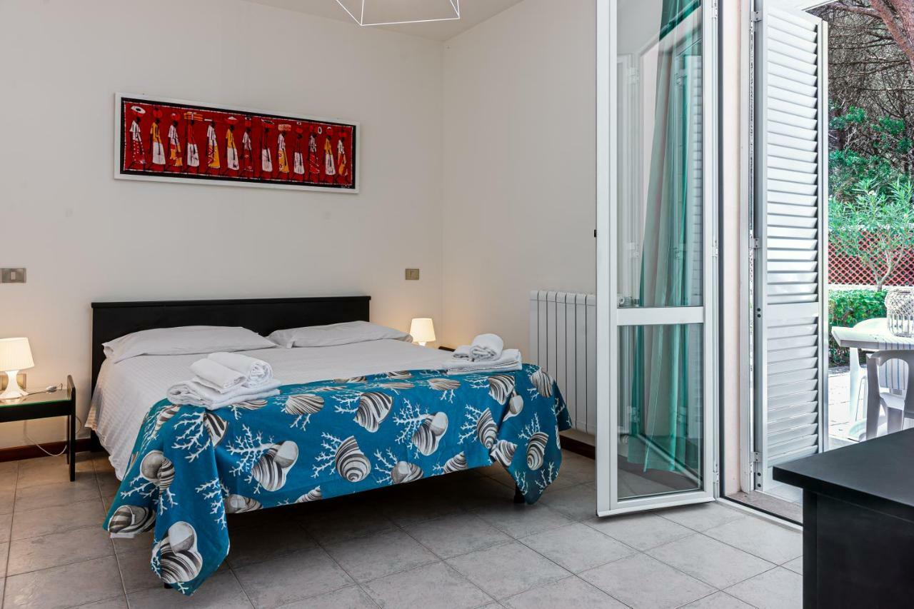 Oleandri Suite Hotel Vada Exteriör bild